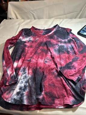 Sunday Morning Red and Black Tie Dye V-Neck Long Sleeve Top Size 3XL